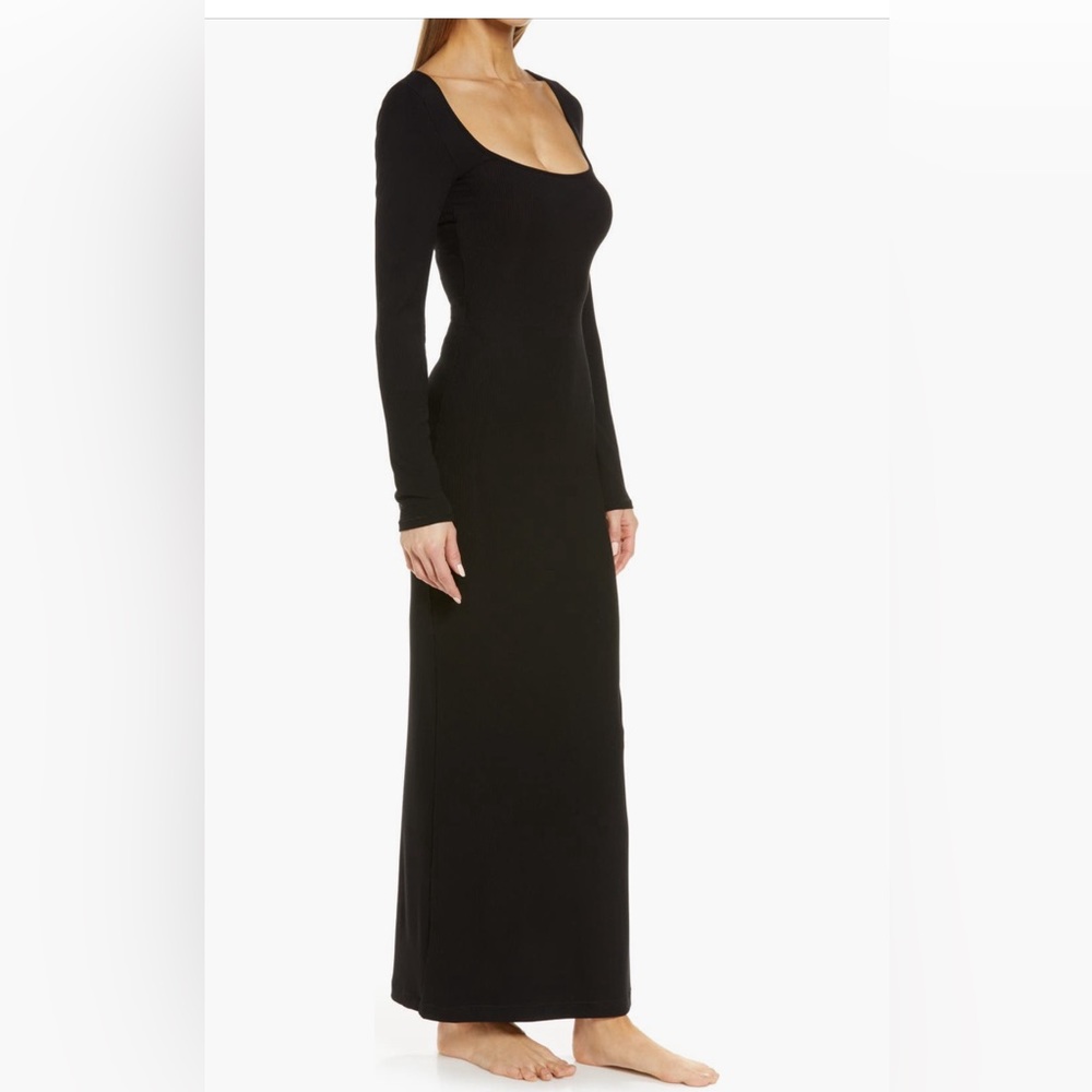 lightly worn SKIMS Soft Lounge Long Sleeve Dress Black Size medium
